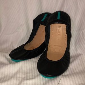 BNWOT Matte Black Leather Unworn Tieks Flats